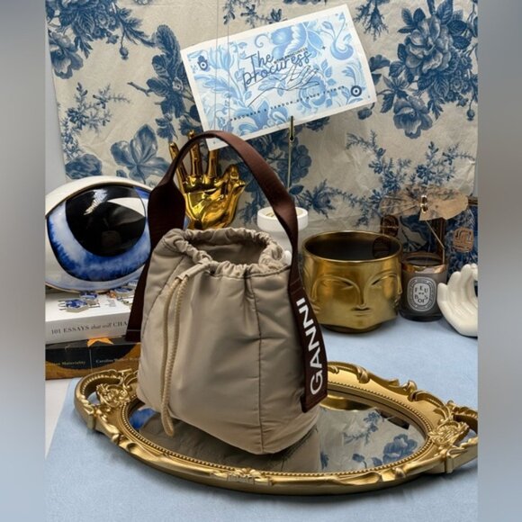 🆕 GANNI 🧿 NWT Recycled Tech Mini Bucket Bag Pouch, Oyster Gray - Picture 2 of 12
